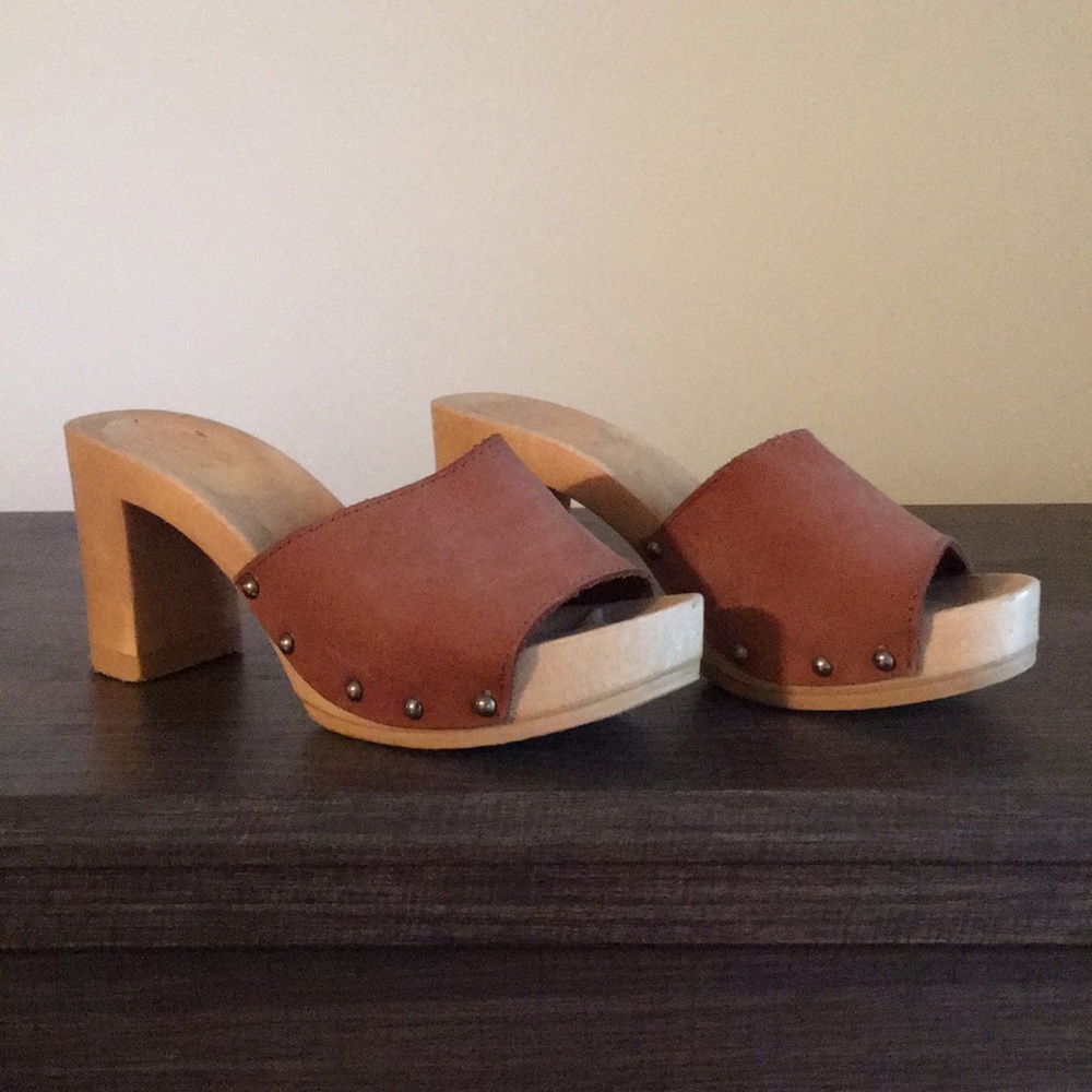 Brown Mules